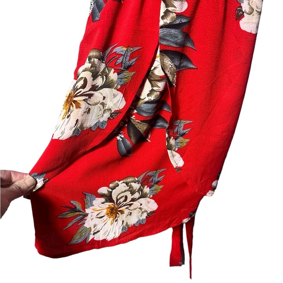 Adorable Red Floral Mini Dress W/Tie Back at Waist Size Medium - Picture 2 of 12